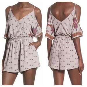 ASTR The Label Sz S Boho Floral Romper Jumpsuit With Pockets